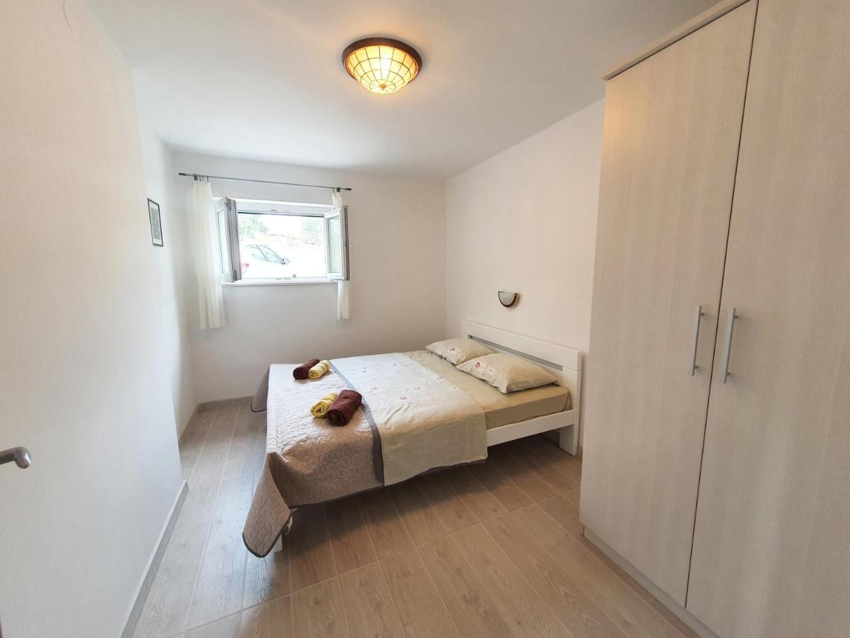 Apartmani Daniela Murter Eksteriør bilde