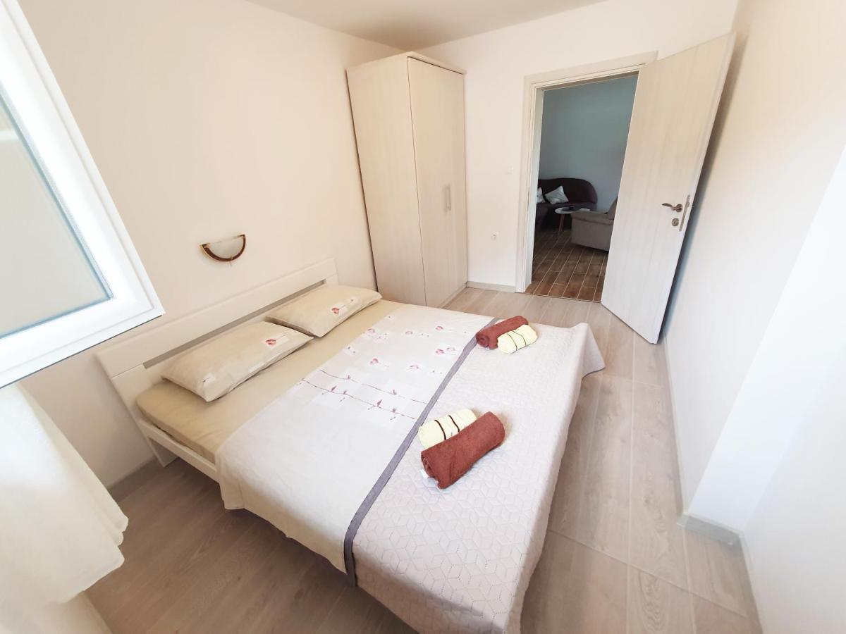 Apartmani Daniela Murter Eksteriør bilde